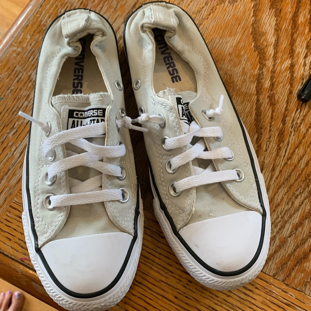 Like new converse all star sneakers